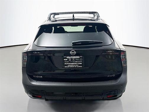 Super Black 2026 Nissan Kicks SV