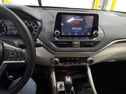 2021 Nissan Altima 2.5 SV