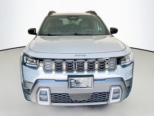 Sting Gray Clearcoat 2026 Jeep Cherokee LAREDO/LIMITED