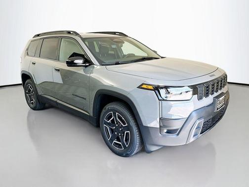 Sting Gray Clearcoat 2026 Jeep Cherokee LAREDO/LIMITED