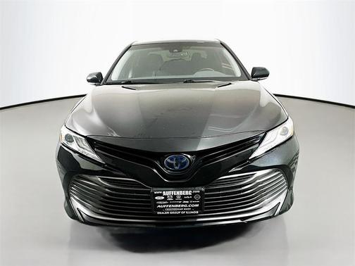 2020 Toyota Camry Hybrid XLE