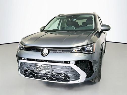 Platinum Gray Metallic 2026 Volkswagen Taos 1.5T SE