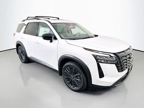 Everest White P 2026 Nissan Pathfinder SL