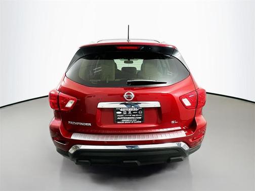 2018 Nissan Pathfinder SL