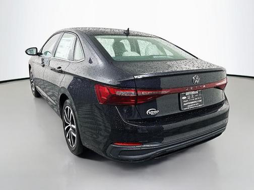 Deep Black Pearl Effect 2026 Volkswagen Jetta 1.5T SE