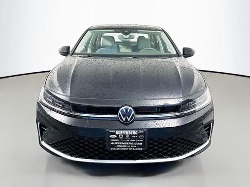 Deep Black Pearl Effect 2026 Volkswagen Jetta 1.5T SE
