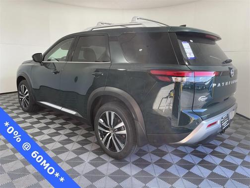 2025 Nissan Pathfinder Platinum