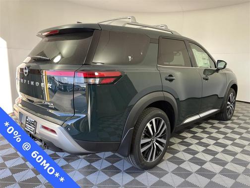 2025 Nissan Pathfinder Platinum