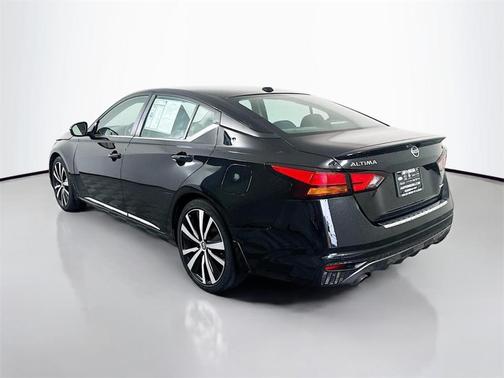 2021 Nissan Altima 2.0 SR
