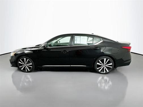 2021 Nissan Altima 2.0 SR