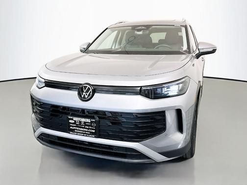 Pyrite Silver Metallic 2026 Volkswagen Tiguan 2.0T SE