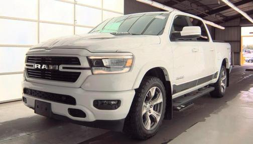 Bright White Clearcoat 2020 RAM 1500 Laramie