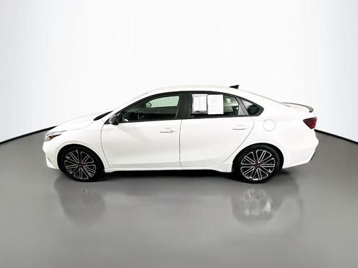 Snow White Pearl 2022 Kia Forte GT