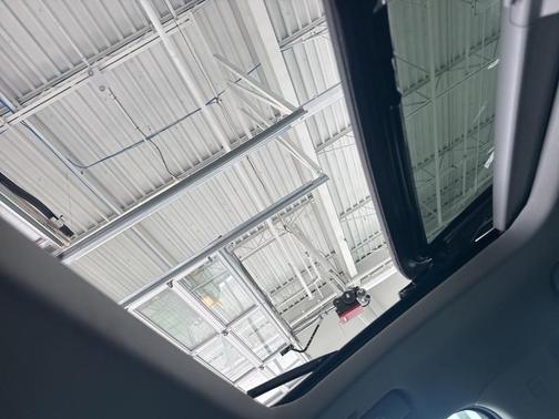 Summit White 2021 Chevrolet Traverse LT Leather