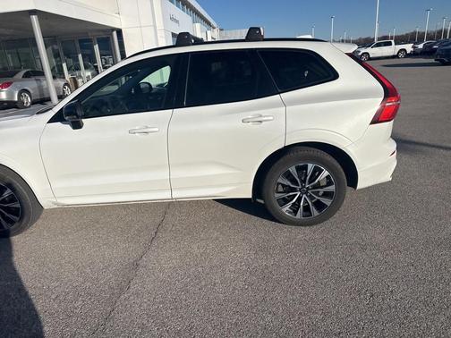 2024 Volvo XC60 B5 Core