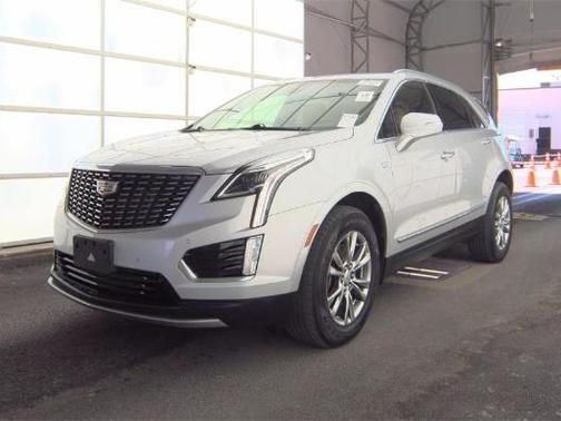 Radiant Silver Metallic 2020 Cadillac XT5 Premium Luxury