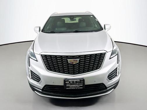 Radiant Silver Metallic 2020 Cadillac XT5 Premium Luxury