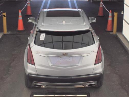 Radiant Silver Metallic 2020 Cadillac XT5 Premium Luxury