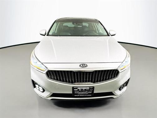 2017 Kia Cadenza Technology