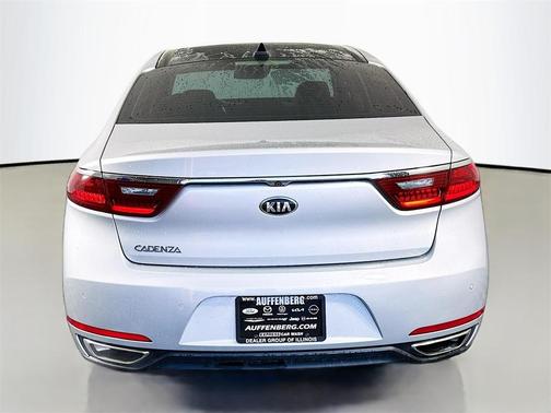 2017 Kia Cadenza Technology