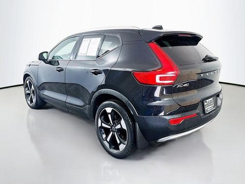2019 Volvo XC40 T5 Momentum