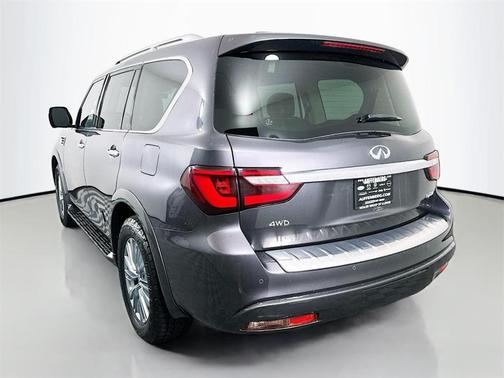 2023 INFINITI QX80 Luxe