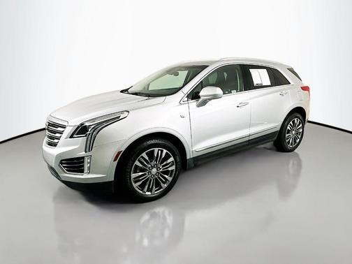 Radiant Silver Metallic 2018 Cadillac XT5 Premium Luxury