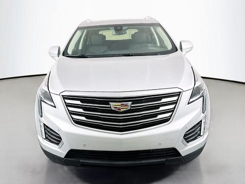 Radiant Silver Metallic 2018 Cadillac XT5 Premium Luxury
