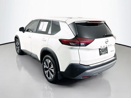 White 2022 Nissan Rogue SV