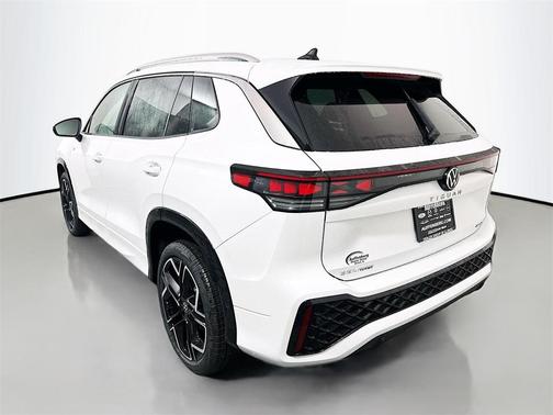 2026 Volkswagen Tiguan 2.0T SEL R-Line