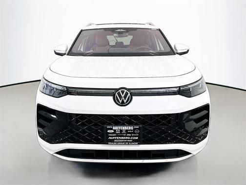 2026 Volkswagen Tiguan 2.0T SEL R-Line