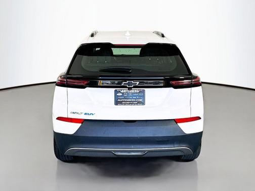 Summit White 2023 Chevrolet Bolt EUV LT
