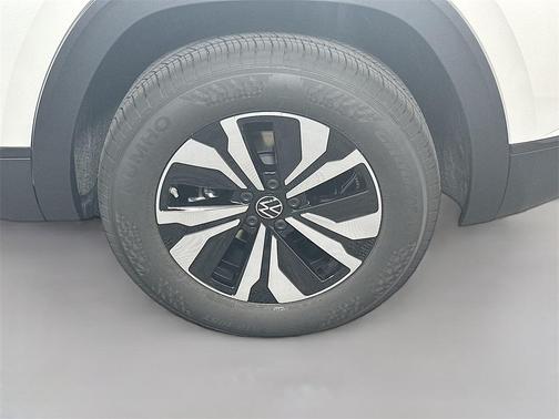 2026 Volkswagen Atlas Cross Sport 2.0T SE