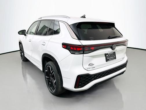 2026 Volkswagen Tiguan 2.0T SEL R-Line