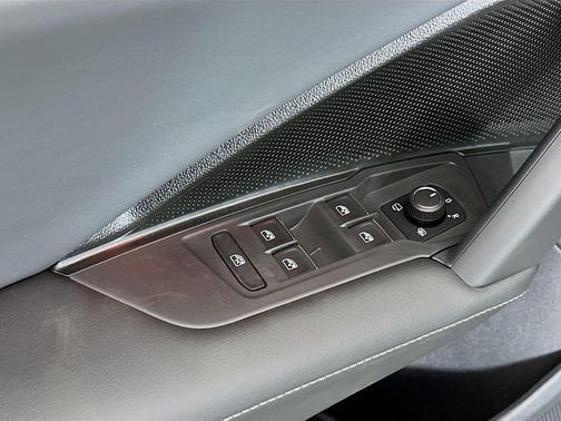 2026 Volkswagen Tiguan 2.0T SEL R-Line