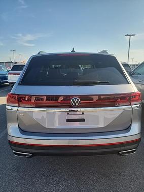 2024 Volkswagen Atlas 2.0T SE