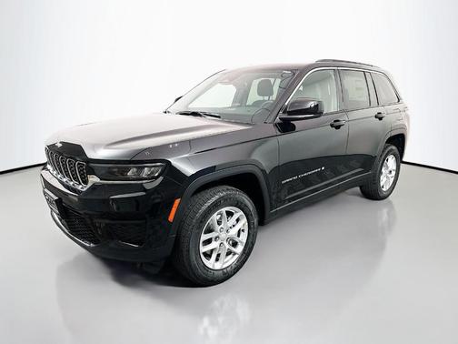 Diamond Black 2026 Jeep Grand Cherokee Laredo X