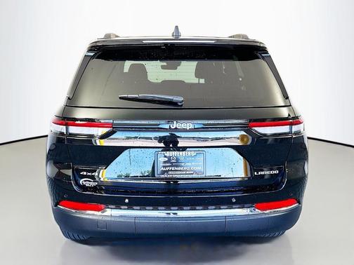 Diamond Black 2026 Jeep Grand Cherokee Laredo X