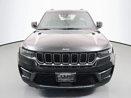 Diamond Black 2026 Jeep Grand Cherokee Laredo X