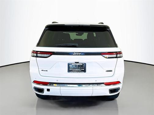 2022 Jeep Grand Cherokee Overland