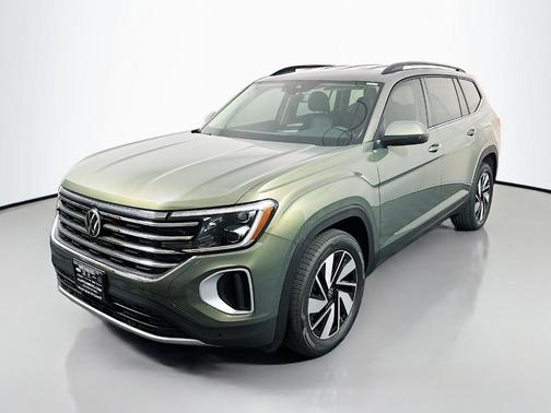 Avocado Green Pearl 2026 Volkswagen Atlas 2.0T SE W/TECHNOLOGY