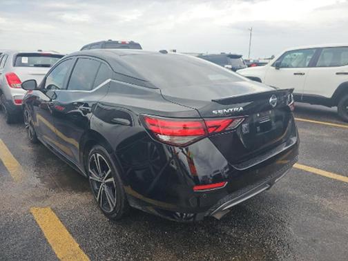 Black 2020 Nissan Sentra SR