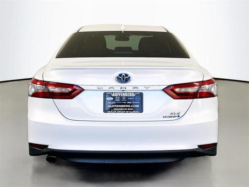 2019 Toyota Camry Hybrid XLE