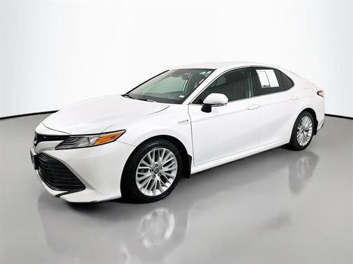 2019 Toyota Camry Hybrid XLE