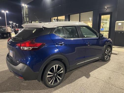 2020 Nissan Kicks SR