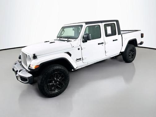 Bright White Clearcoat 2022 Jeep Gladiator Sport