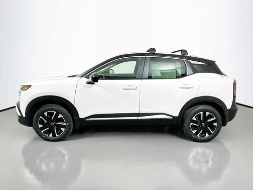 2t Wht Blk Roof 2026 Nissan Kicks SV