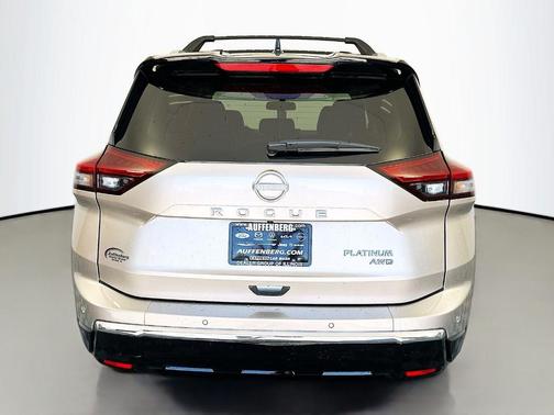 2t Chpn Blk Roo 2026 Nissan Rogue Platinum