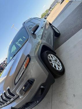 Light Brownstone Pearlcoat 2016 Jeep Cherokee Latitude