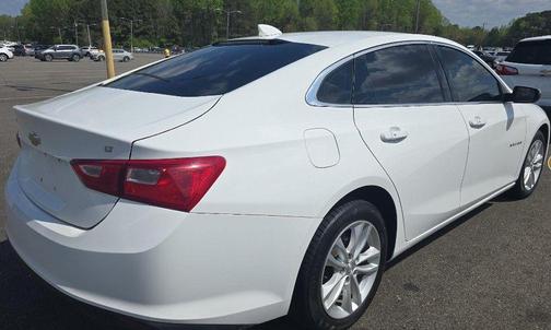 Summit White 2017 Chevrolet Malibu 1LT